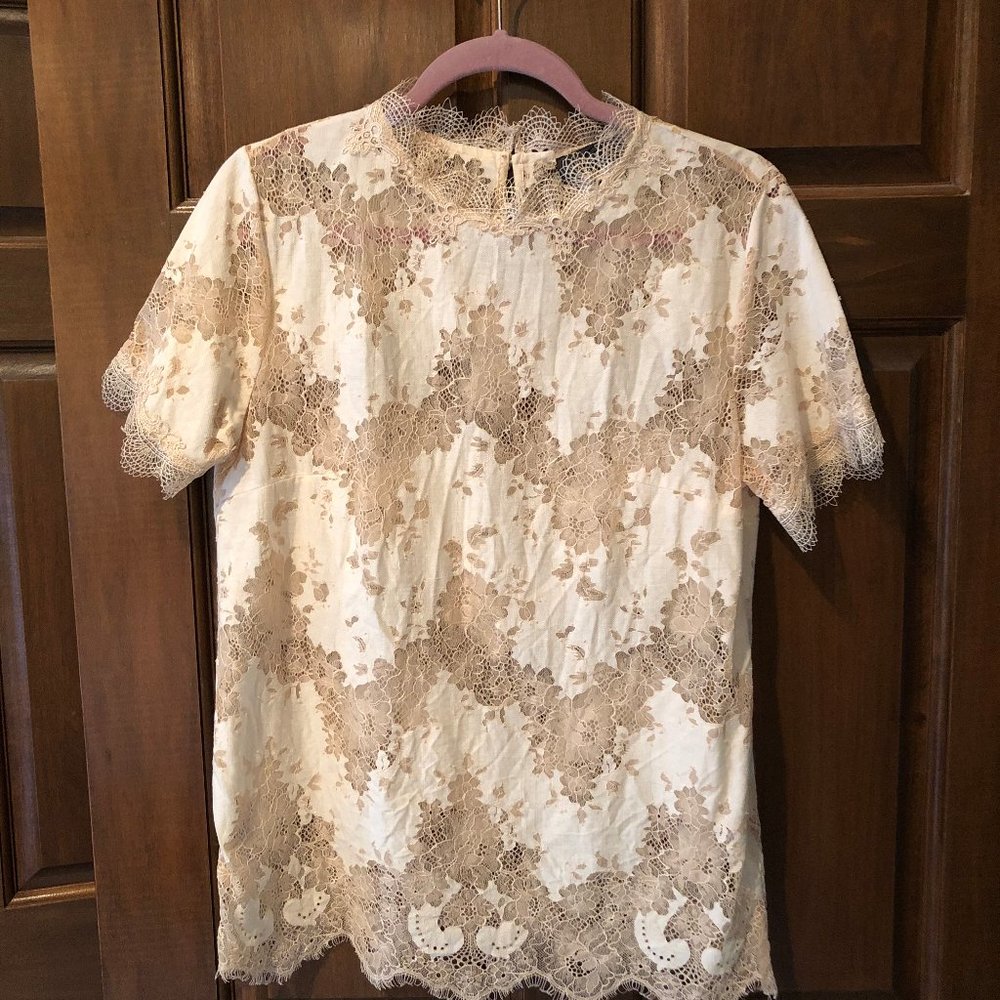 Gracia w/ lace detail top size M